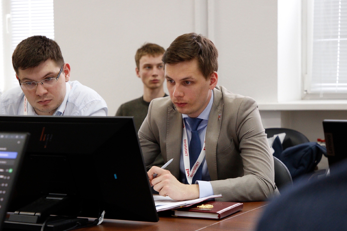 Пытаюсь разобраться, но пока не догоняю (фото просто подходит под описание ситуации)