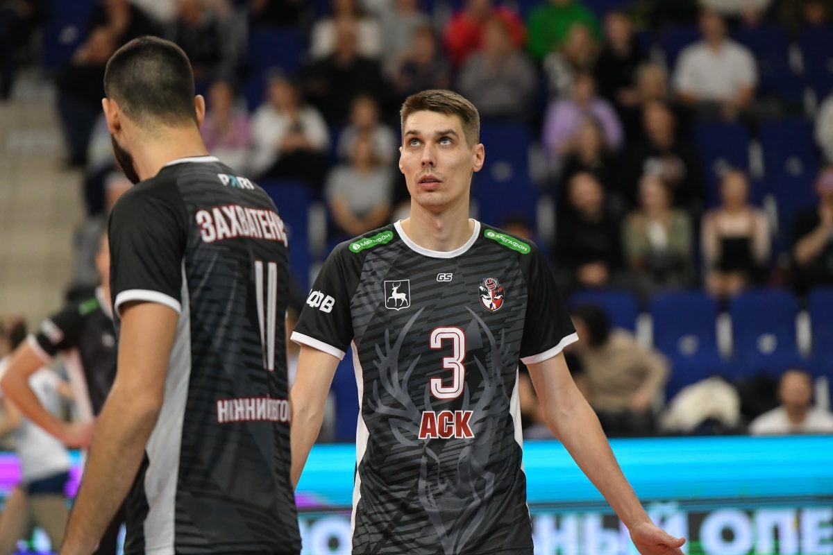    Волейболистов АСК сегодня хватило только на первую партию