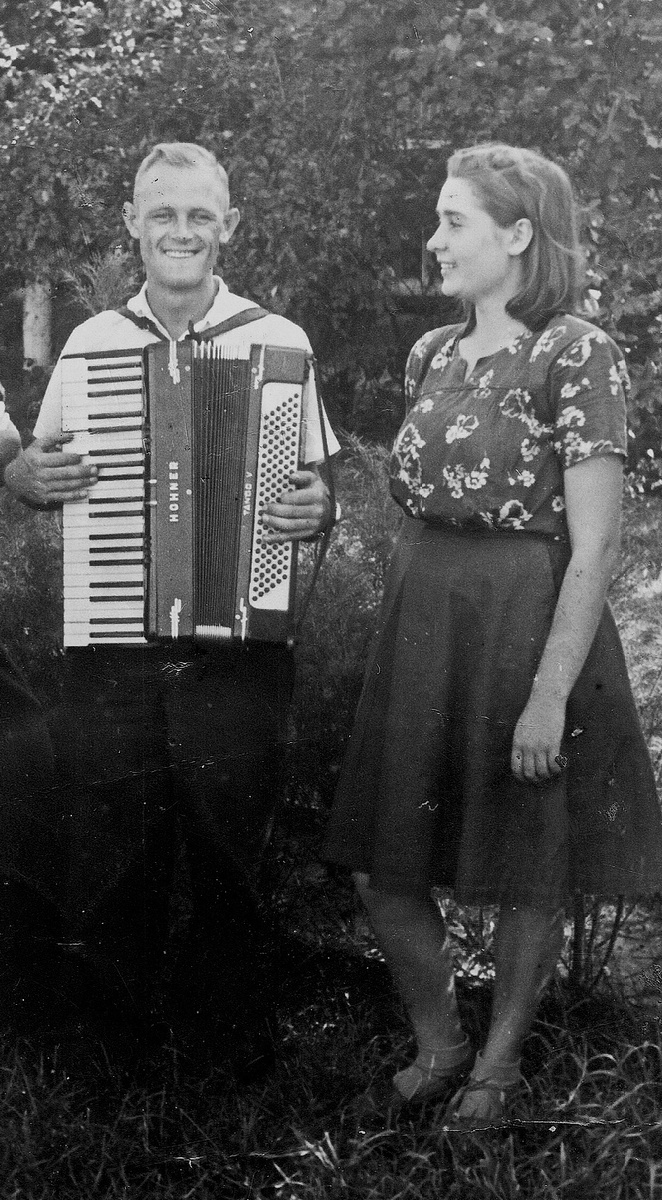 Мама и отец, 1949 год. Фото из личного архива Сергея Попова