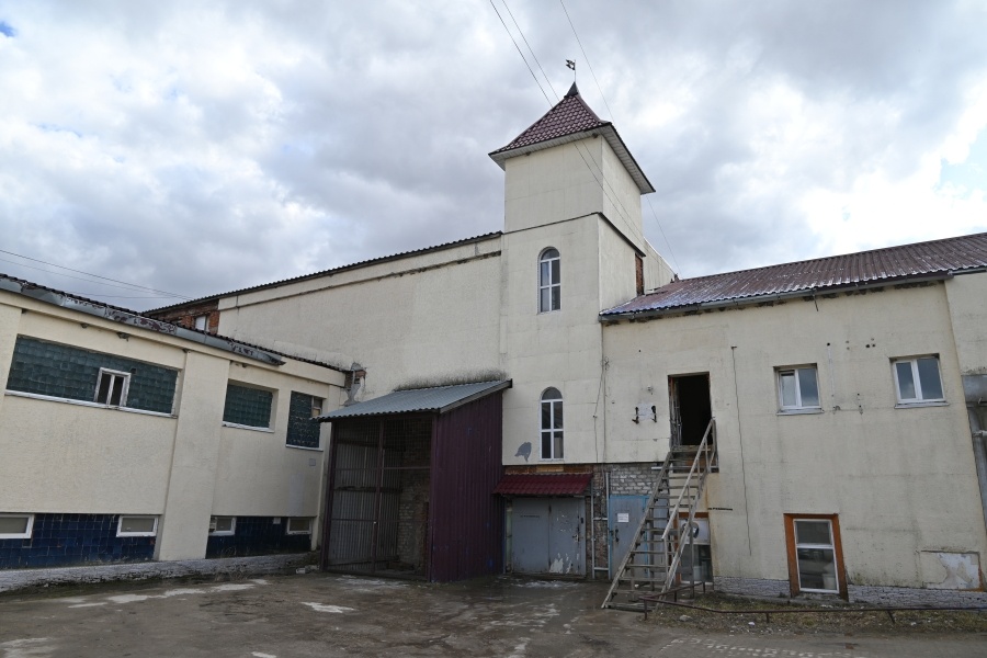 Корпуса мурминской суконной фабрики, где сейчас в одном из бывших цехов выпускается пластилин