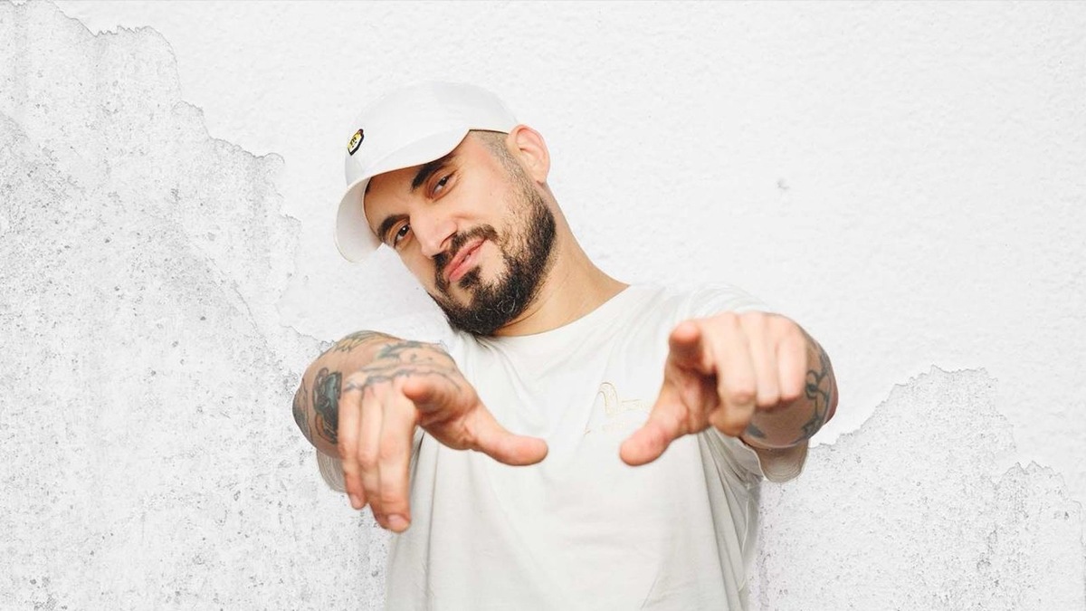    Паша Техник