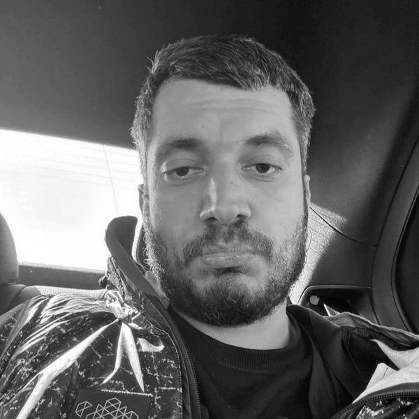     Умер Паша Техник