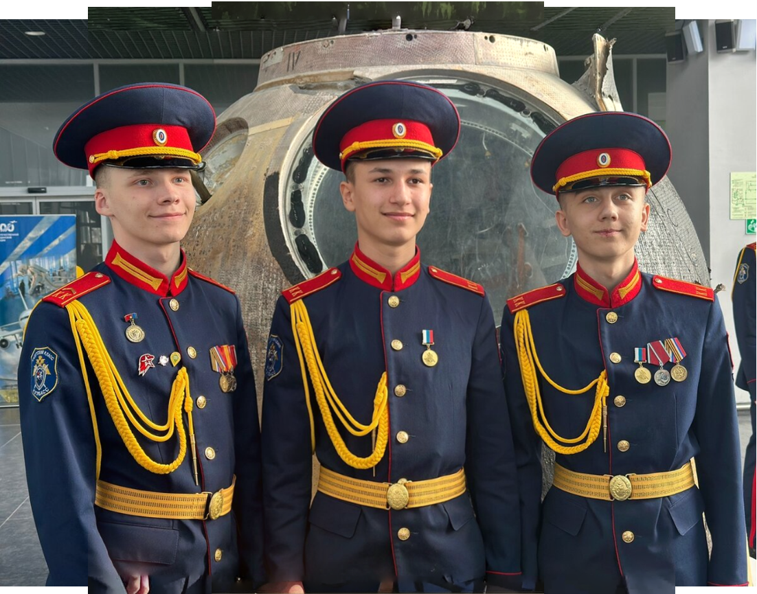 Ваша работа – это ежедневный подвиг: поиск истины, борьба за справедливость и защита закона. Пусть профессионализм, интуиция и упорство всегда ведут вас к раскрытию самых сложных дел! Желаем крепкого здоровья, семейного благополучия и успехов в вашем важном деле. Спасибо за ваш труд! 