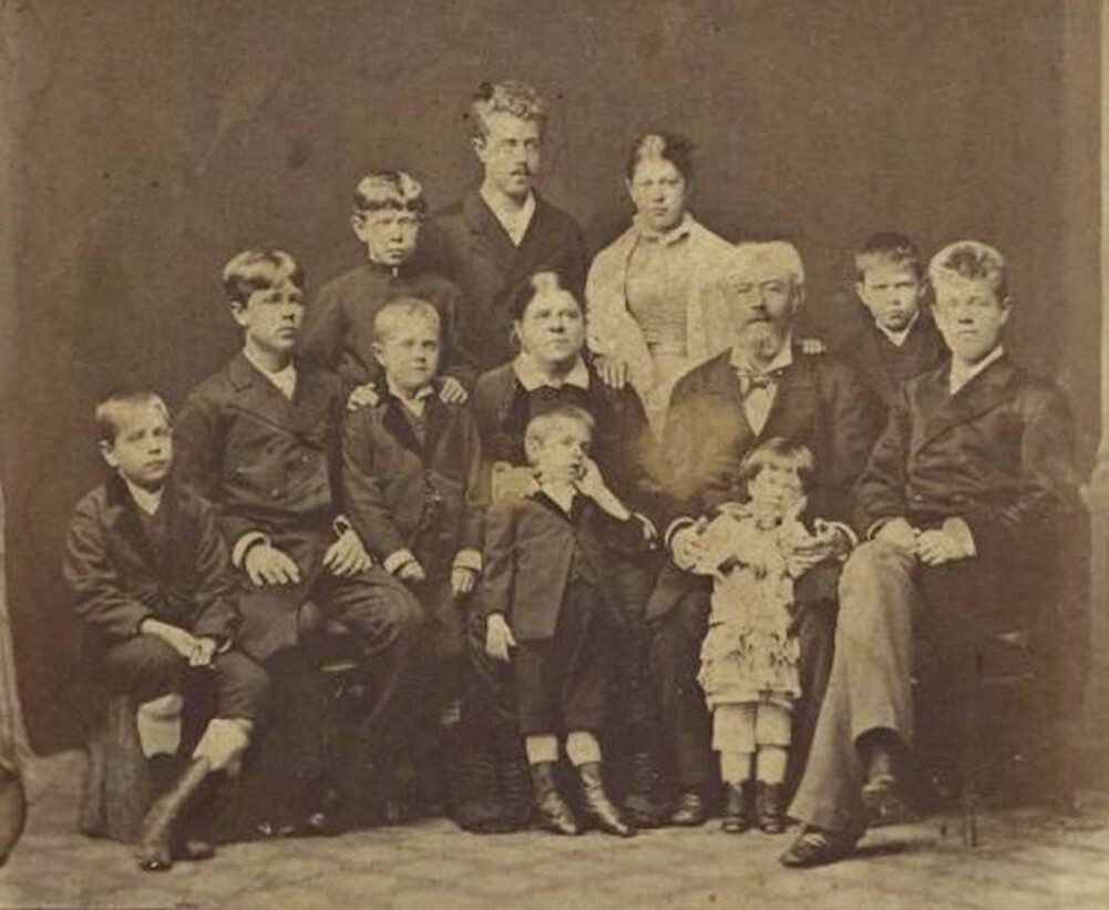 Семья Дунаевых. Фото из интернета.