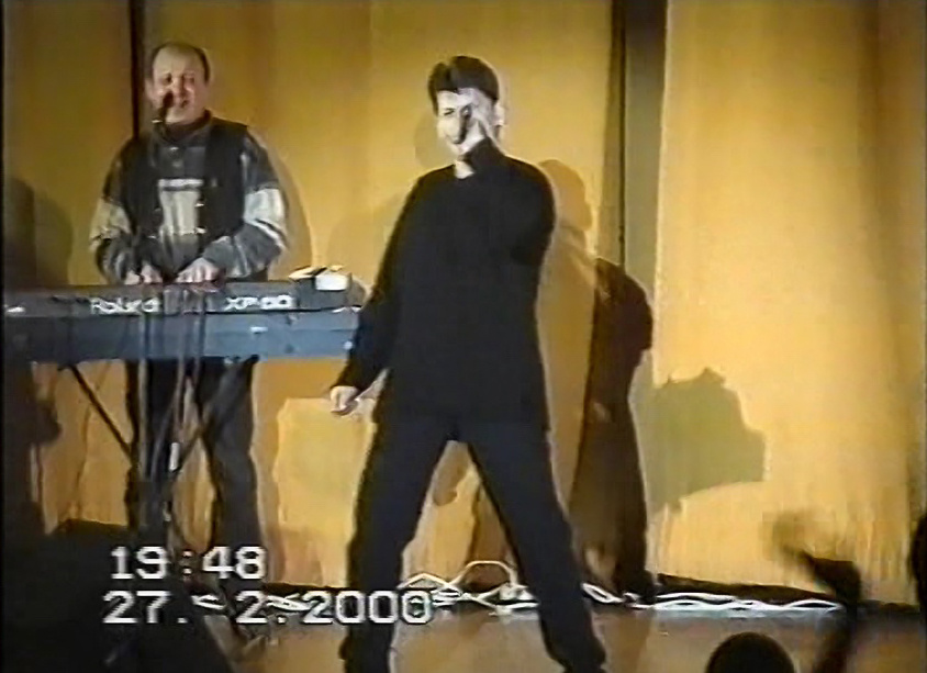 Концерт в г. Электросталь, кинотеатр "Современник" 27.02.2000 года (скриншот)