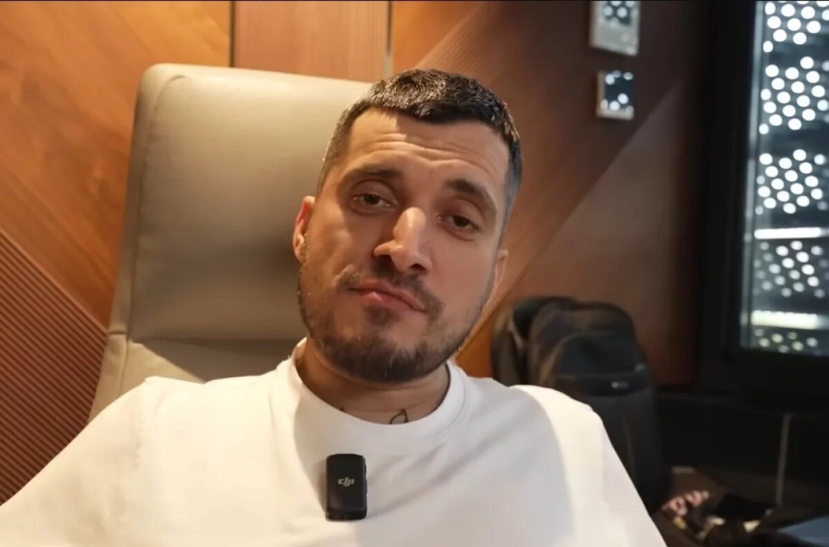    Паша Техник.