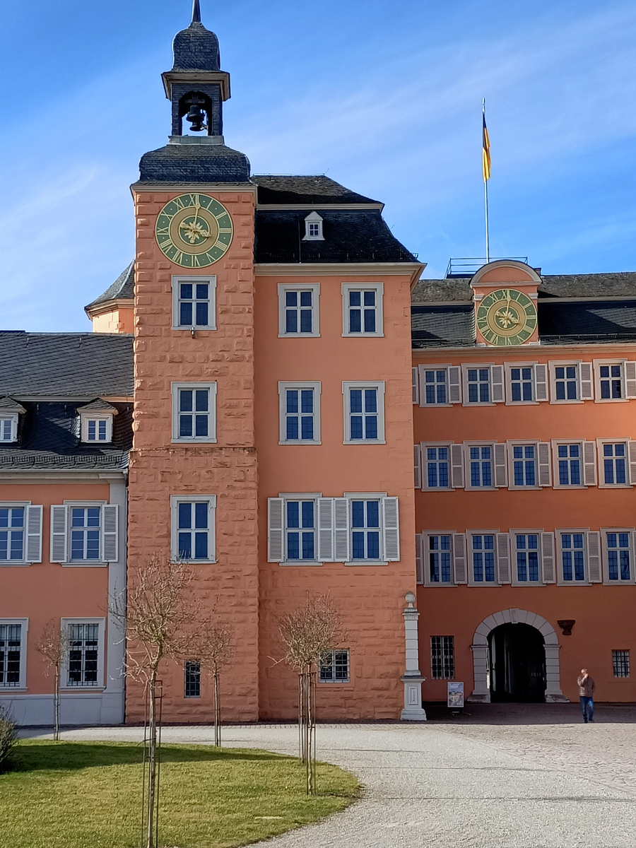 Главный  двор Дворца Schwetzingen.Германия. Фото автора 