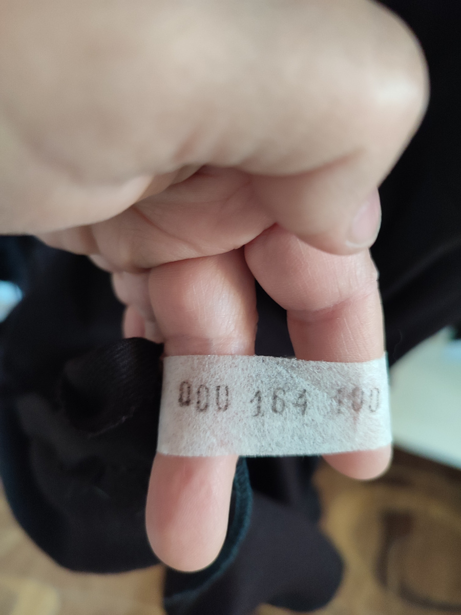 Фото автора. Помните, на советской одежде были такие петелки внутри с обозначением роста и обхвата груди, что и означало рост и размер. 