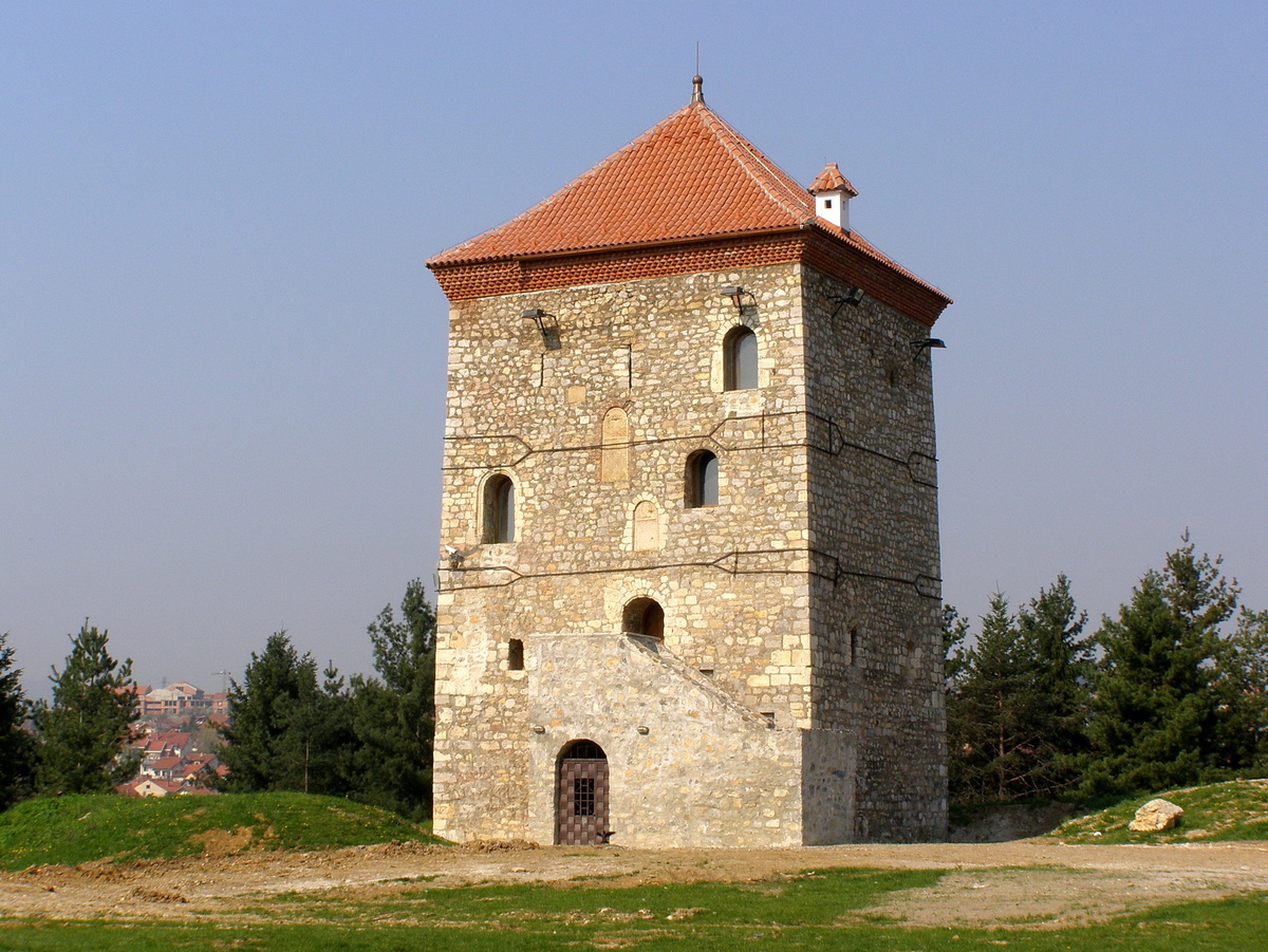 Кула Ненадовича, Сербия