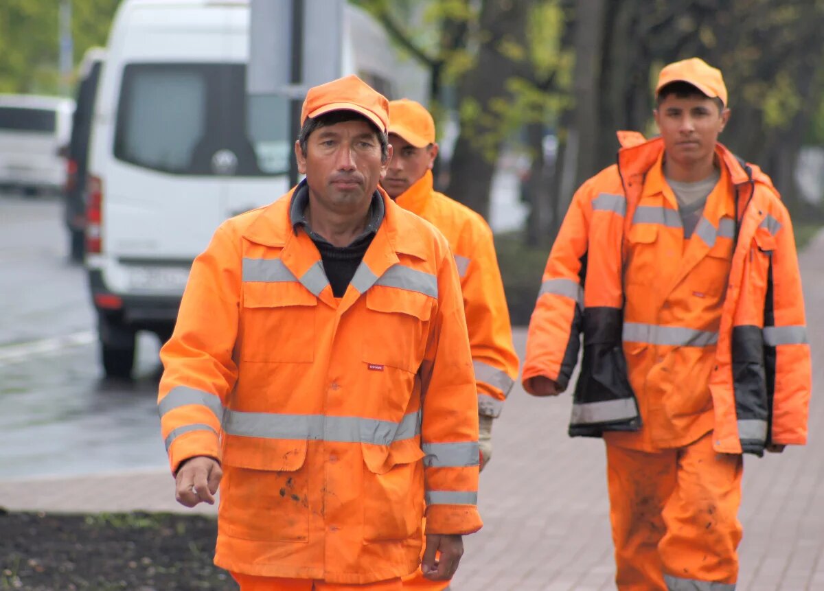    Научите жить в России.