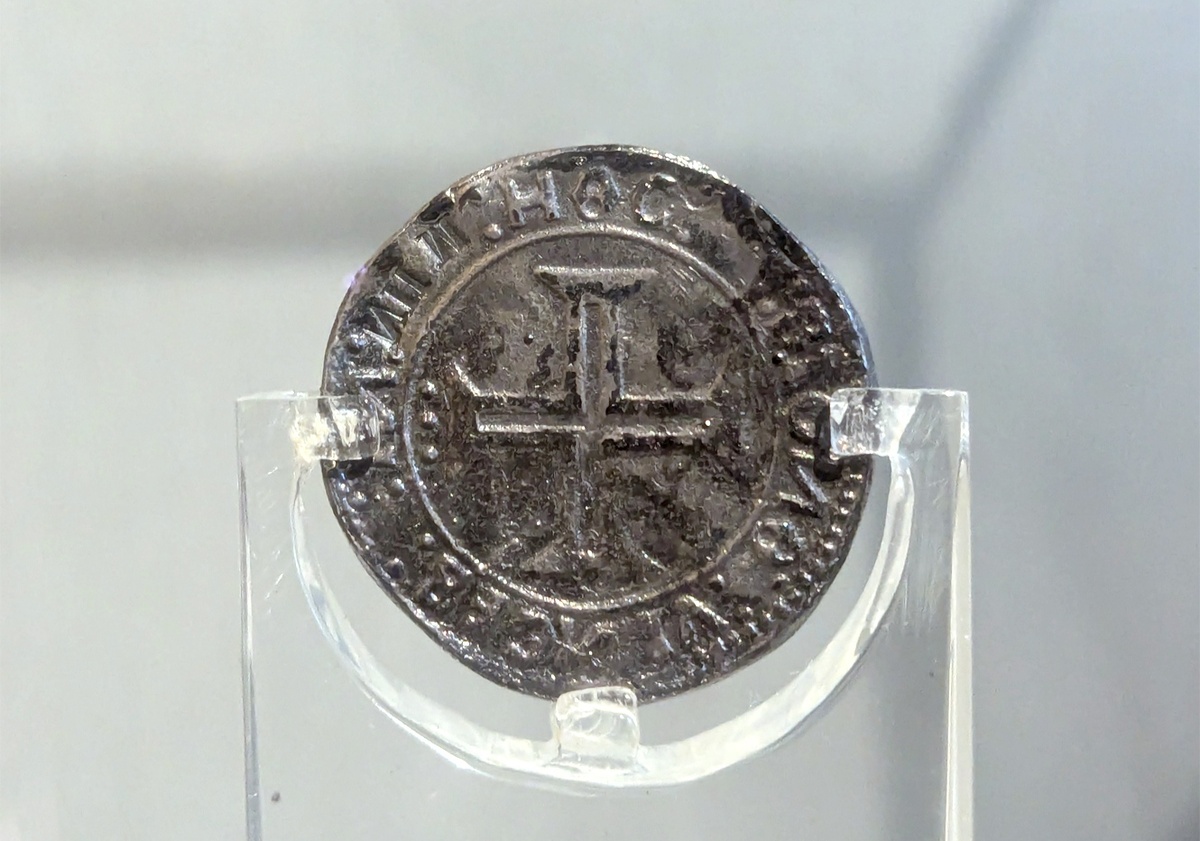 Оборотная сторона индио Мануэла I из собрания Национального исторического музея Бразилии (встречал информацию, что там экспонируется всего лишь реплика этой редчайшей монеты)