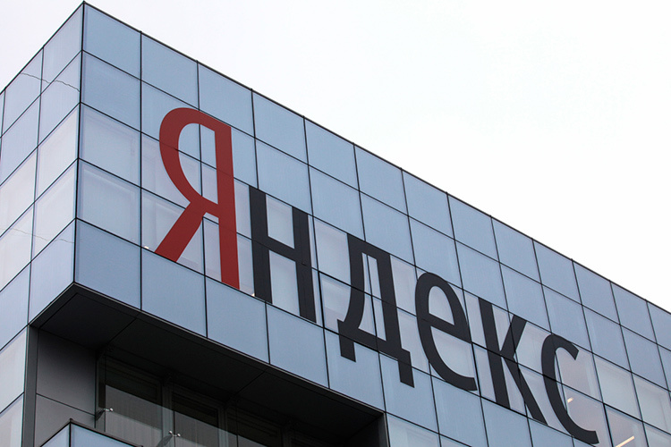    «Яндекс» запустил конкурент сервисам Google и ChatGPT. Компания открыла бета-доступ к новому ИИ-сервису «Нейроэксперт».   
Фото: «БИЗНЕС Online»