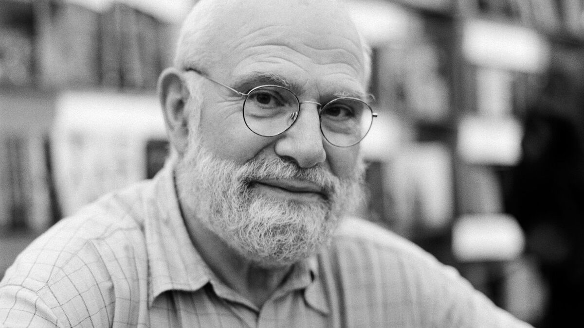 Оливер Вольф Сакс (9 июля 1933, Лондон, Великобритания — 30 августа 2015, Нью-Йорк, США) — американский невролог и нейропсихолог британского происхождения, писатель и популяризатор медицины.