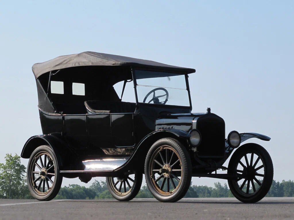 Ford Model T - тот самый первый массовый. 