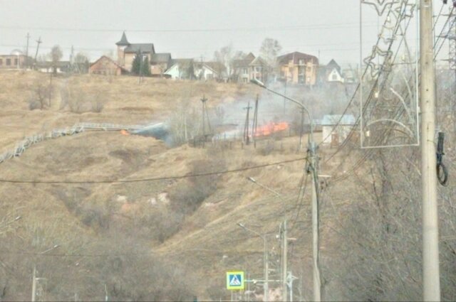    Огонь в окрестностях Красноярска. Фото:  АиФ/ Сергей Кузнецов