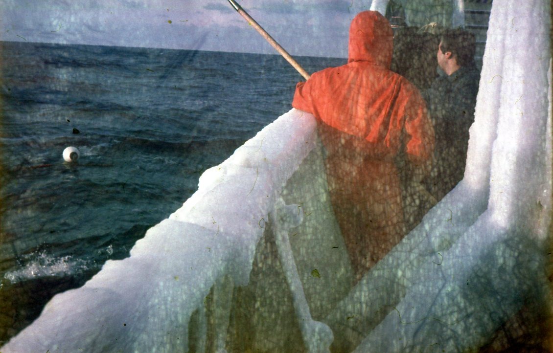 Рабочая палуба, ловим буй...