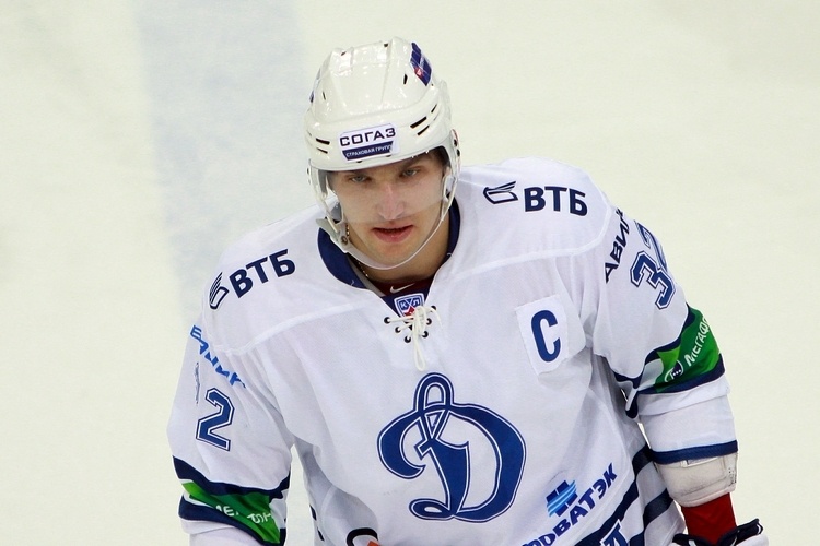    Овечкин возвращался в «Динамо» в 2012 году в локаут / фото: Dmitry Golubovich/globallookpress.com