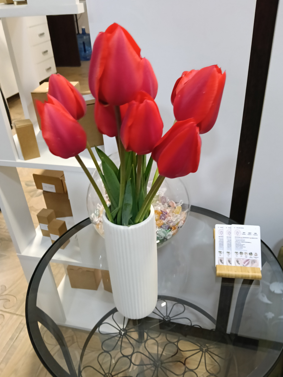 Тюльпаны в салоне красоты...