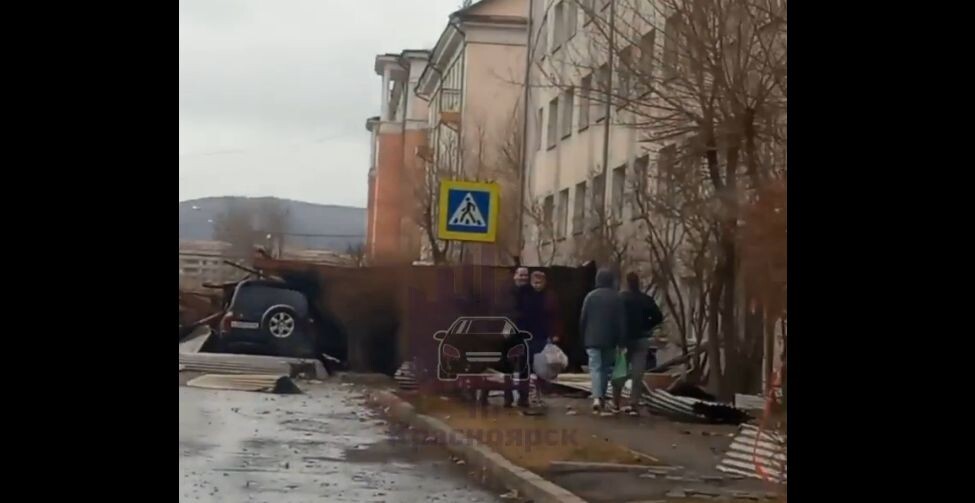     Штормовой ветер в Красноярском крае: ситуация к середине дня