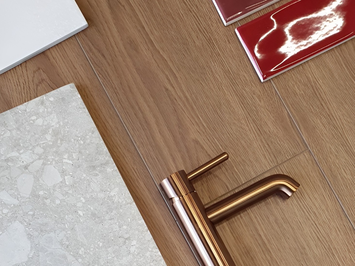 SPC-плитка цвета дерева