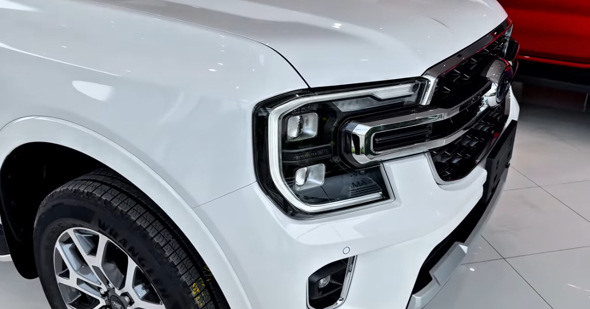 2025 Ford Everest Titanium