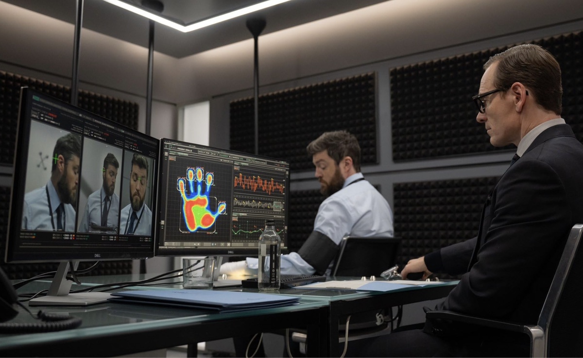 Casey Silver Productions📷Кадр из фильма «Черный чемодан — двойная игра»