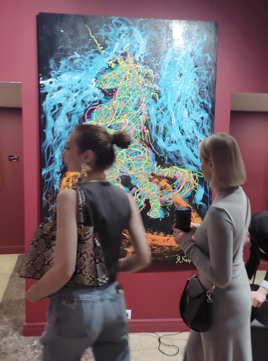 Художник Янис Кирякиди. Выставка "Бесконечные миры" в галерее ART-SPACE в Москве. 