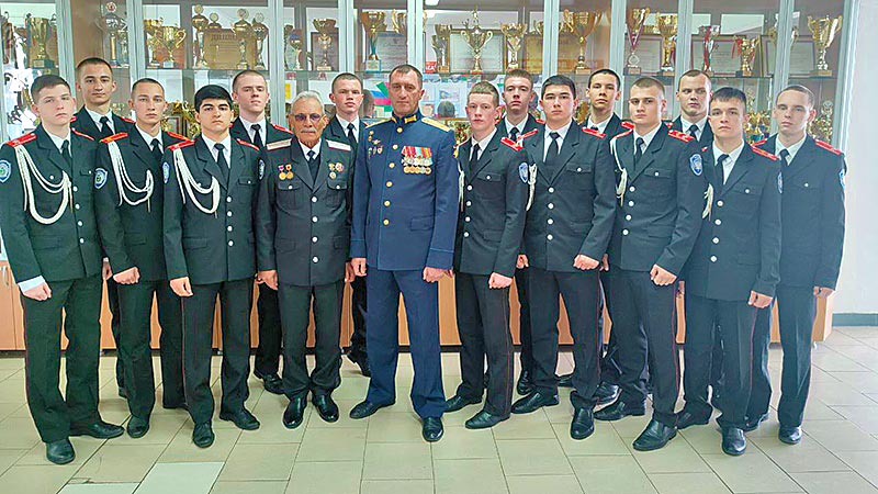    Кадеты встретились с участником программы «Время Героев»