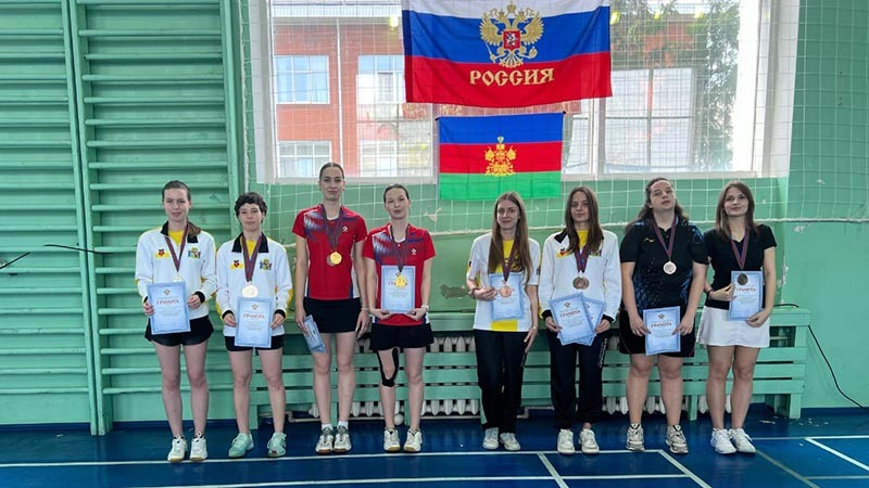    Курганинские бадминтонистки взяли золото!