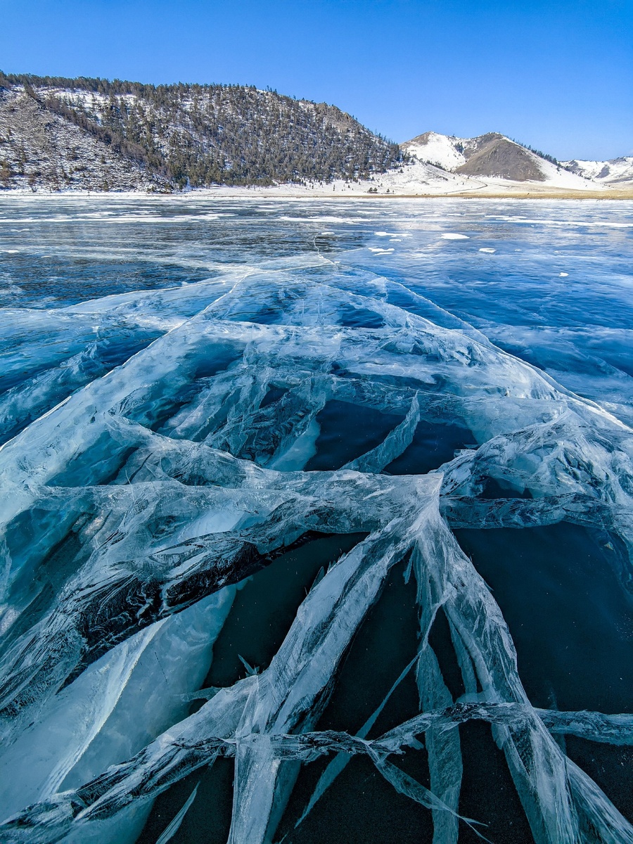 Лёд на Байкале 