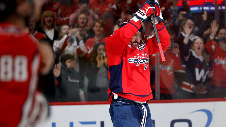     Вице-комиссионер НХЛ: очень повезло, что Овечкин работает в нашей лиге REUTERS/Geoff Burke