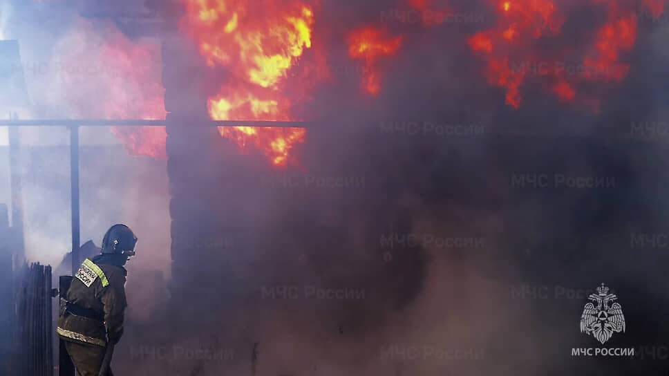 В Чувашии мужчина пострадал при пожаре в частном доме.📷Фото: МЧС по Чувашской Республике