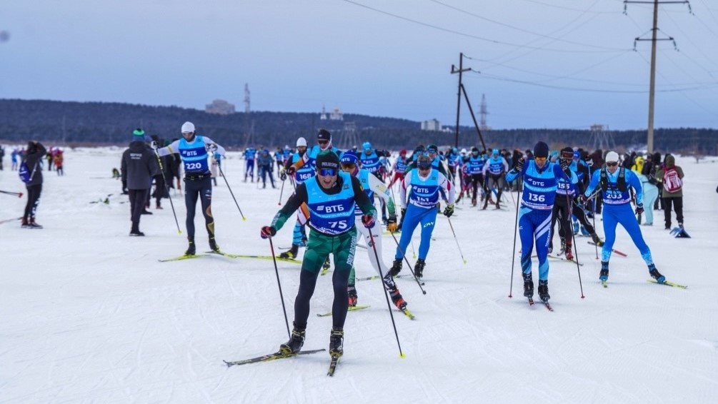    Губернатор Югры поблагодарил за праздник спорта организаторов и участников Югорского лыжного марафона