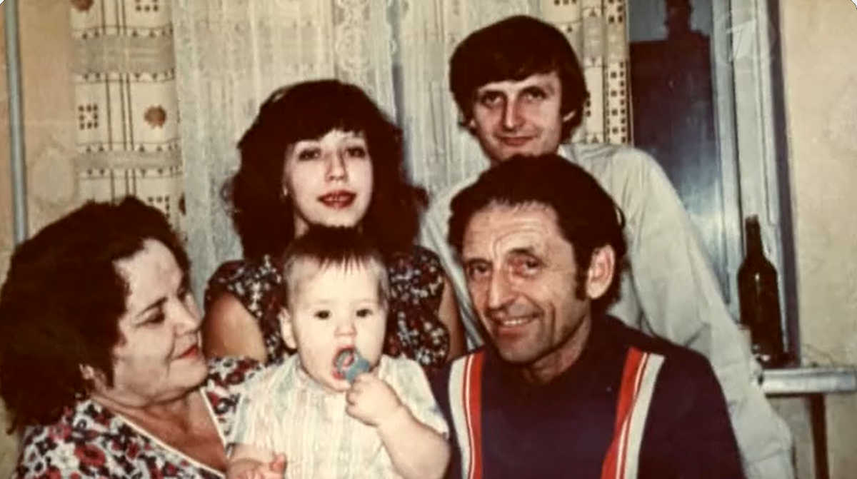 маленький Виталий (Витас) с семьей 