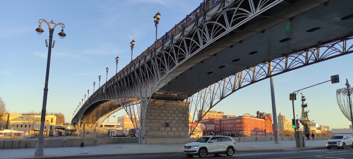 Патриарший мост в Москве