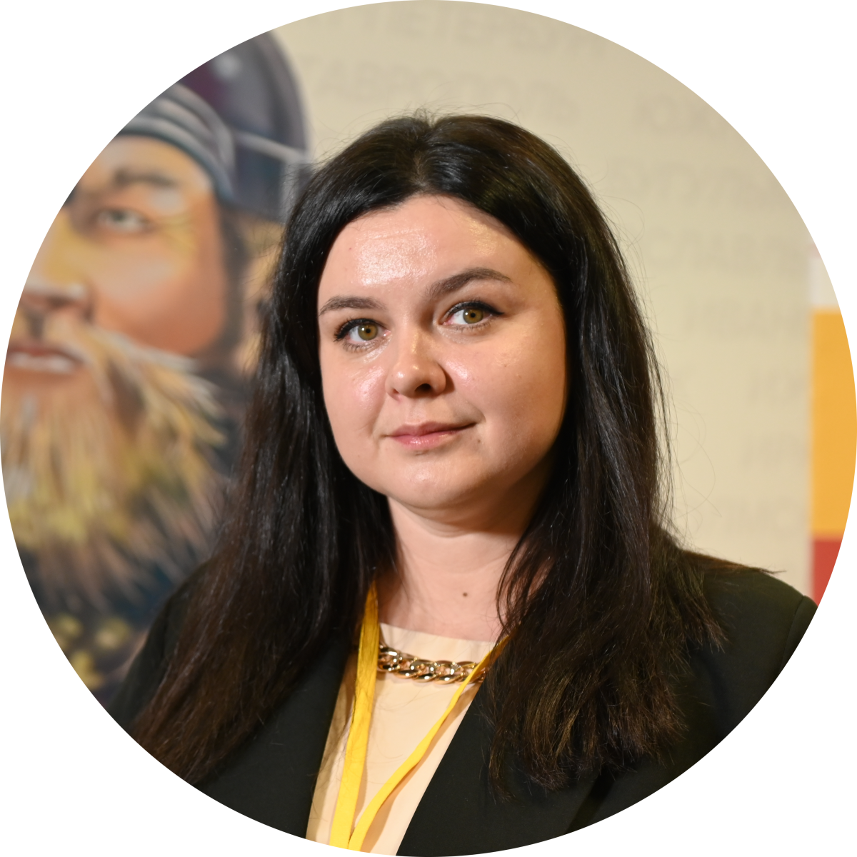 – У заявительницы есть все основания для выхода на пенсию досрочно, перечисленные в п. 1.2 ч. 1 ст. 32 Федерального закона от 28.12.2013 № 400-ФЗ «О страховых пенсиях»: трое детей, необходимый возраст, стаж и пенсионный коэффициент. Отказ Соцфонда в нашем случае незаконный. Ни в одном документе не зафиксировано, что дети должны быть рождены именно на территории России. Оспорить решение СФР можно в суде, — разъяснила руководитель Центра защиты прав граждан в Кирове Ольга Лактина.