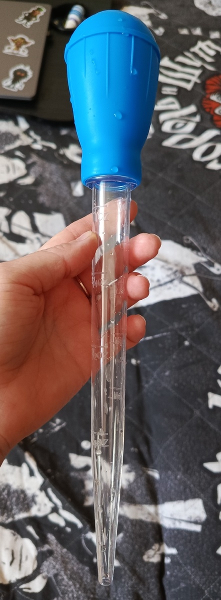 Акварумная пипетка