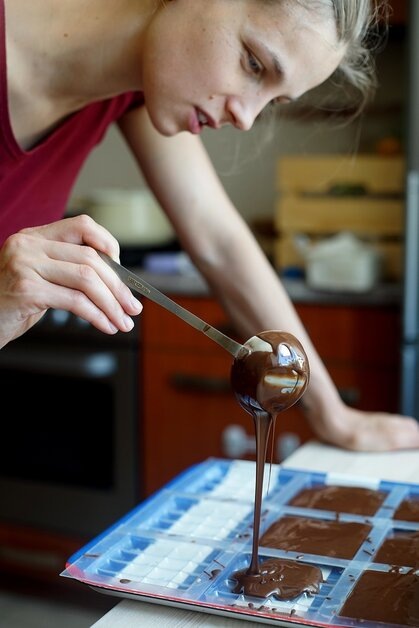 Первые шоколадные отработки на кухне