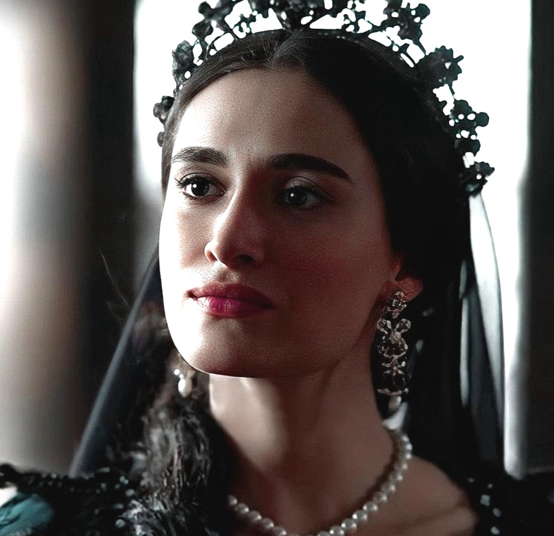 Валиде Турхан.