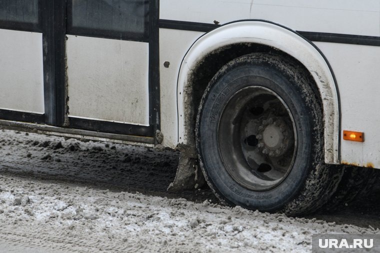    Автобус загорелся на 18-й линии Васильевского острова (архивное фото)