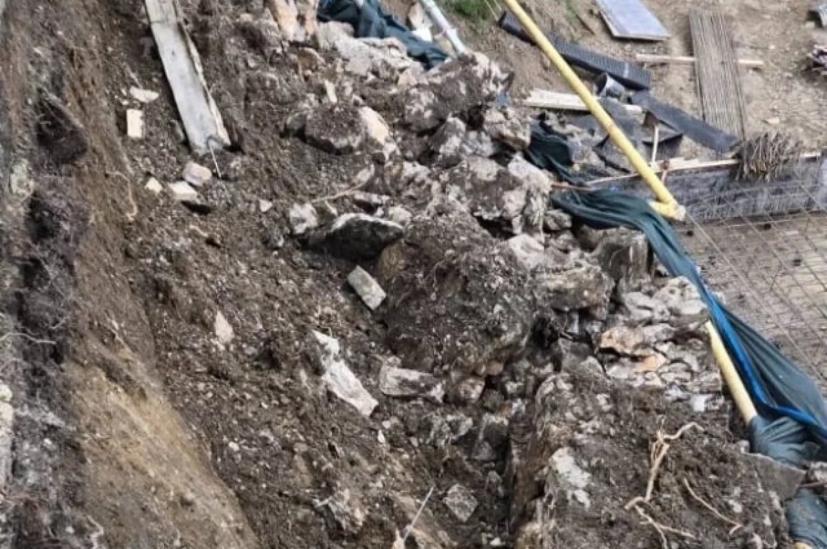    Прокуратура устроила проверку после обрушения подпорной стены в Ливадии