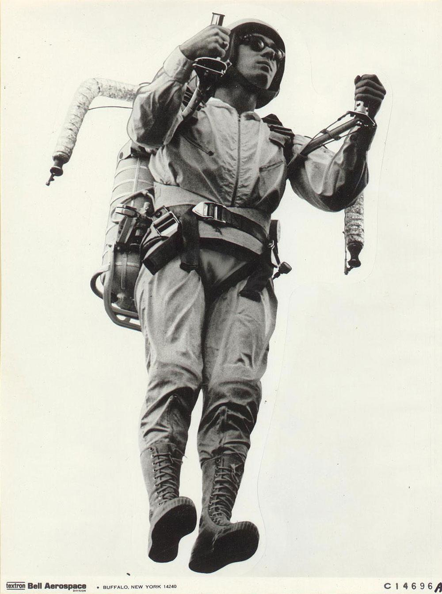 «Ракетный пояс» Венделла Мура — первый реактивный ранец, на котором удалось совершить успешный свободный полёт