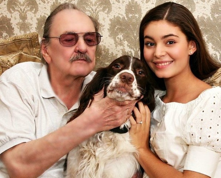 Яковлев с внучка