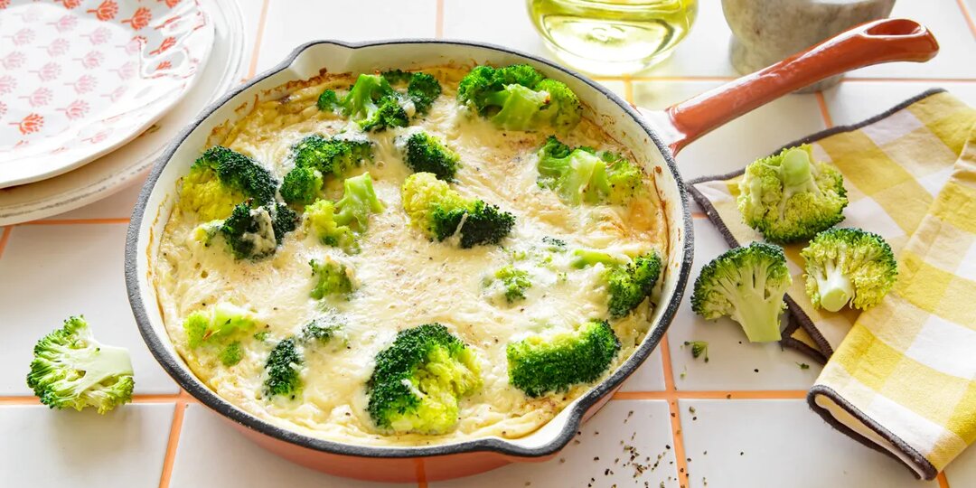 Брокколи с яйцом и сыром на сковороде, пошаговый рецепт с фото на 508 ккал