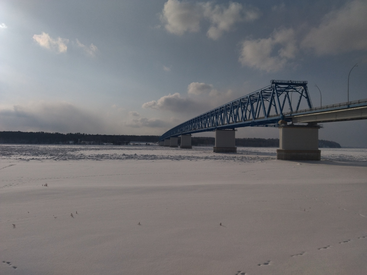 Новый мост через Енисей в районе Лесосибирска.