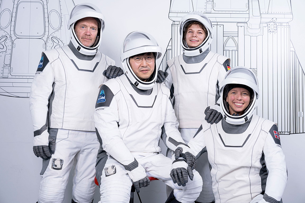 Экипаж миссии Fram2 (слева направо): Эрик Филипс, Ван Чун, Рабеа Рогге, Яннике Миккельсен. Фото: SpaceX