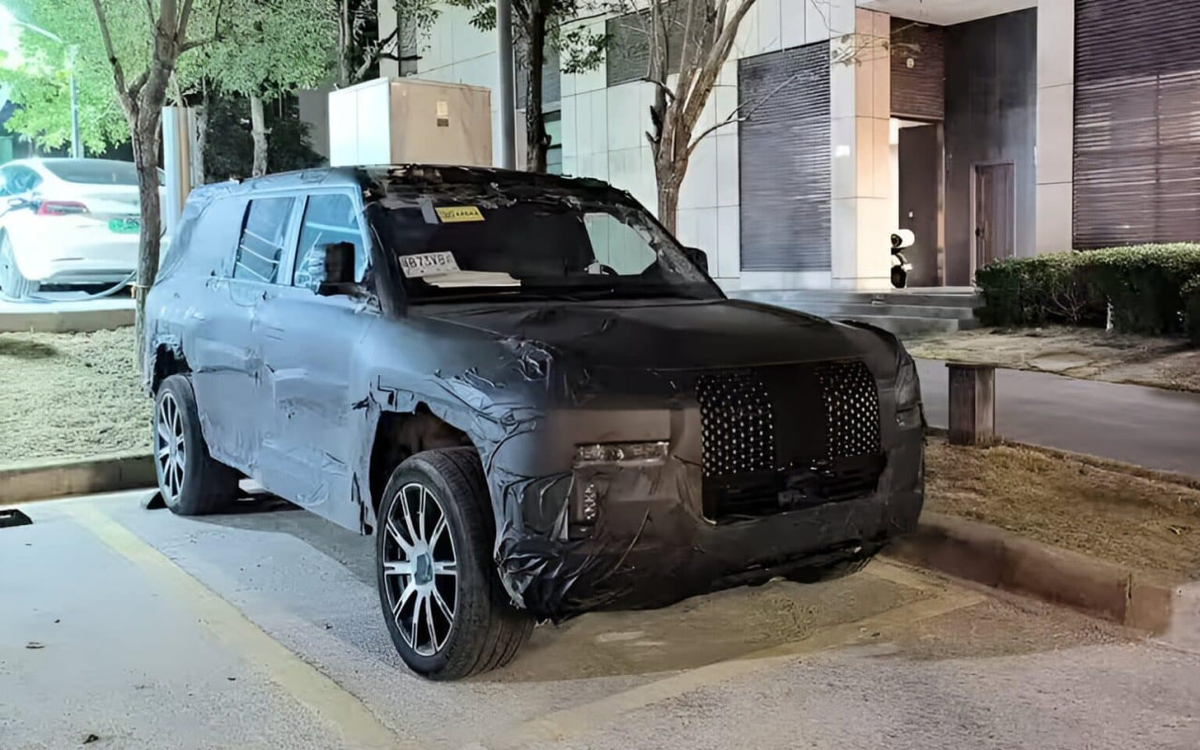 Тестовый экземпляр BYD Yangwang U8L