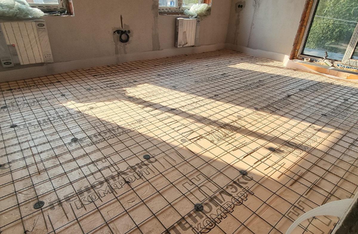 Устройство стяжки пола с шумо- и теплоизоляцией