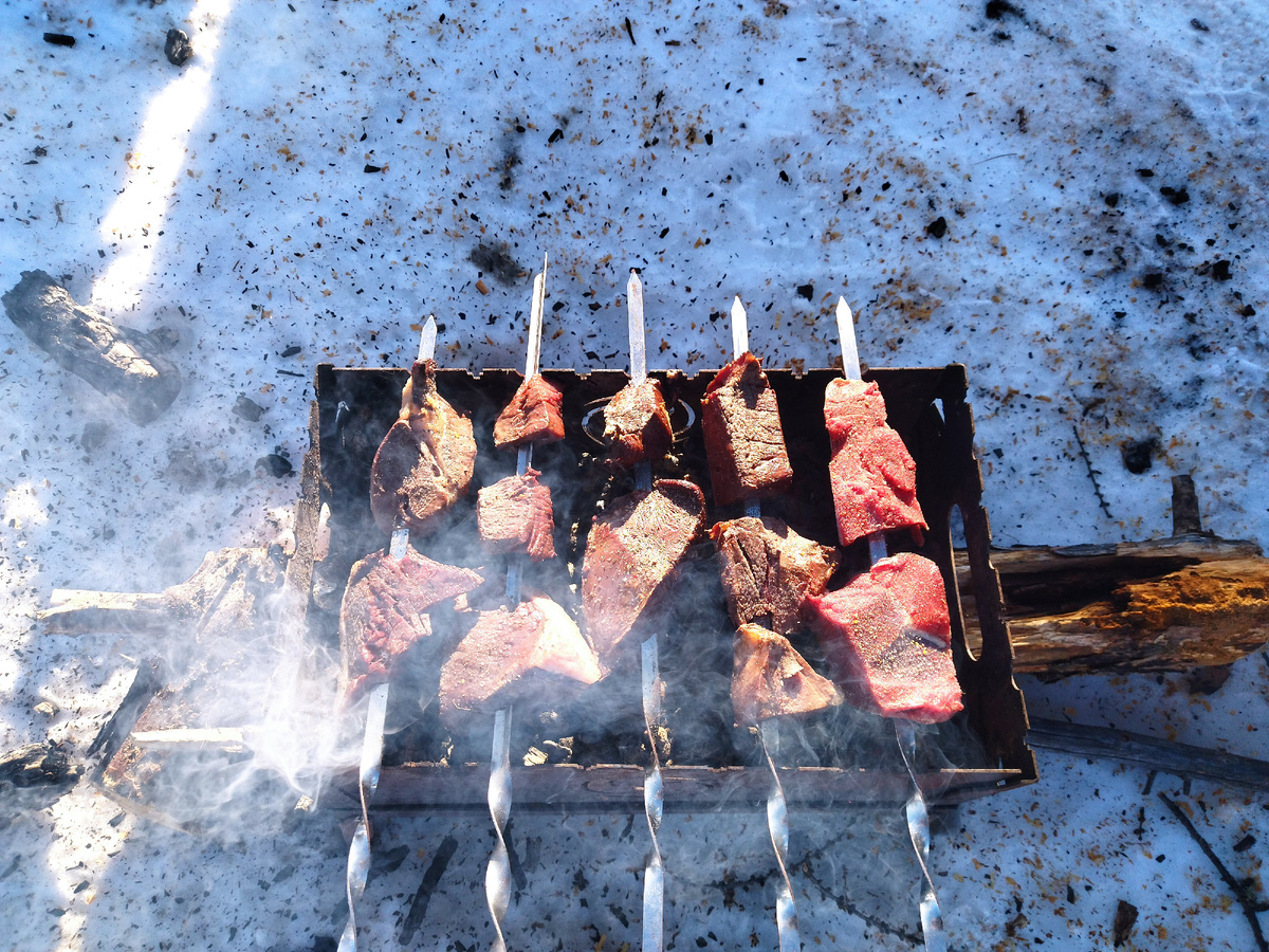 Шашлык из оленины.