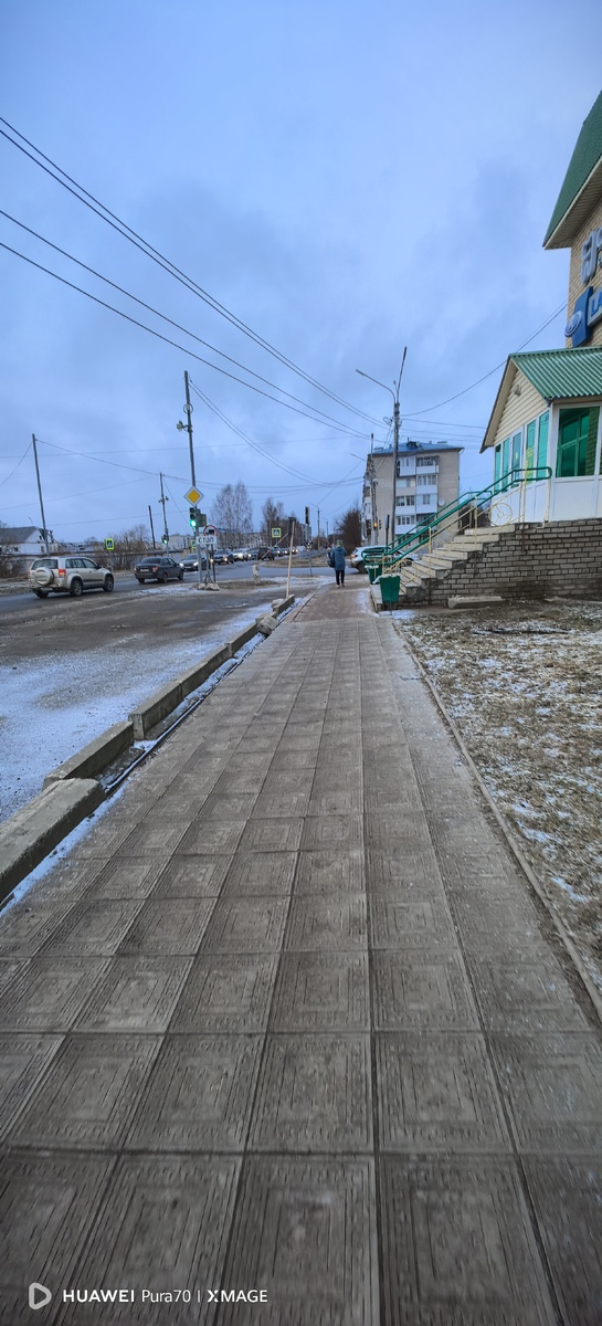 Идем в аптеку и магазин.